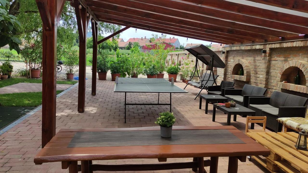 Eckhardt Vendeghaz Hotel Villany Ngoại thất bức ảnh