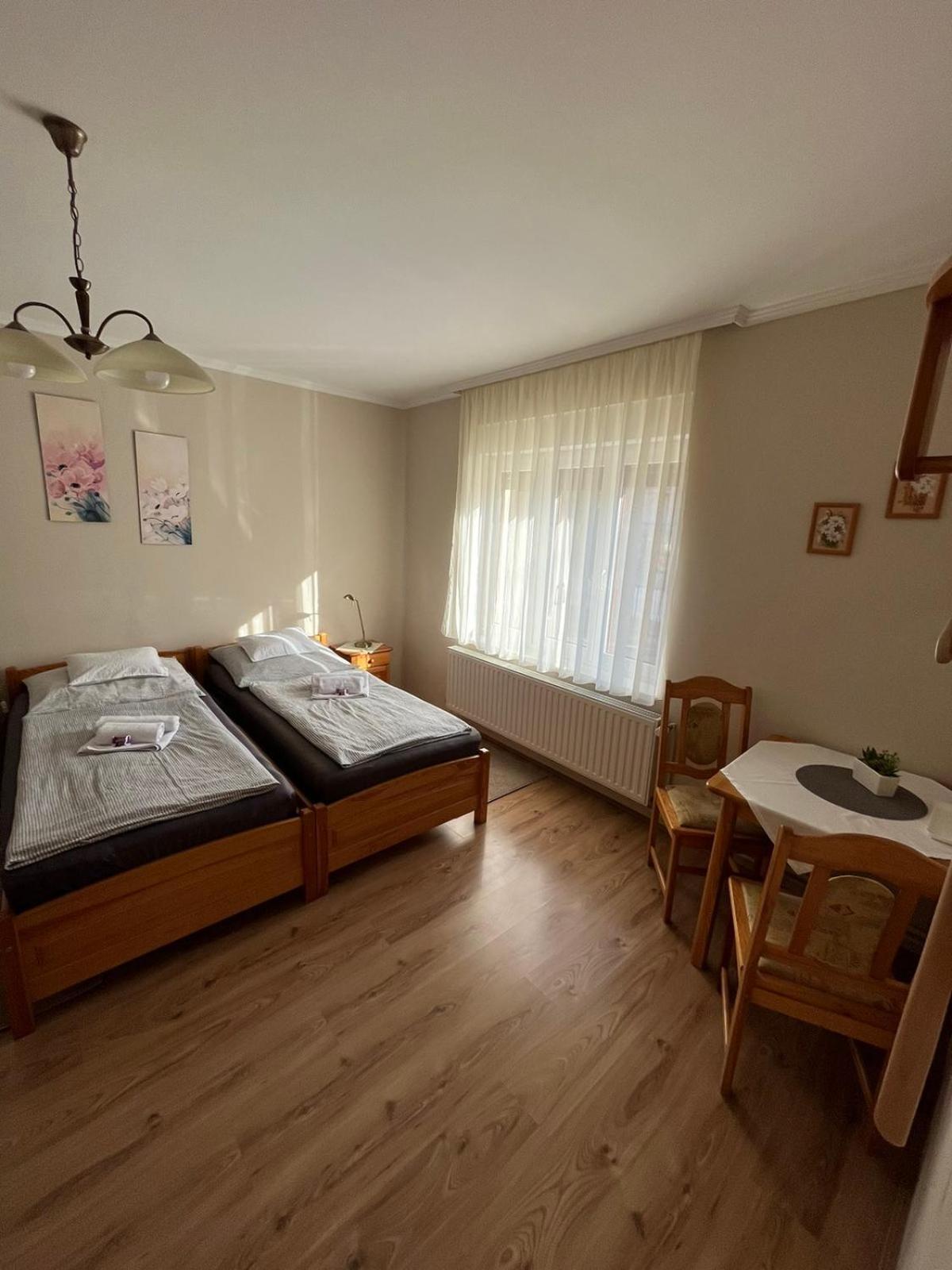Eckhardt Vendeghaz Hotel Villany Ngoại thất bức ảnh